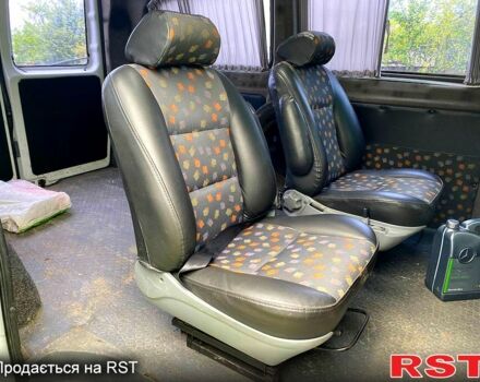 Белый Мерседес Вито, объемом двигателя 2.1 л и пробегом 500 тыс. км за 5900 $, фото 9 на Automoto.ua