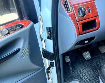 Мерседес Вито 2006 в Одессе на Automoto.ua Белый Мерседес Вито, объемом двигателя 2.1 л и пробегом 330 тыс. км за 8500 $, фото 12 на Automoto.ua