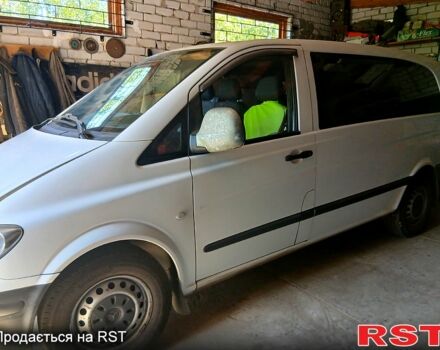 Белый Мерседес Вито, объемом двигателя 2.2 л и пробегом 350 тыс. км за 7500 $, фото 1 на Automoto.ua