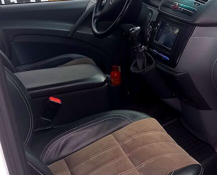 Белый Мерседес Вито, объемом двигателя 2.1 л и пробегом 0 тыс. км за 9500 $, фото 12 на Automoto.ua