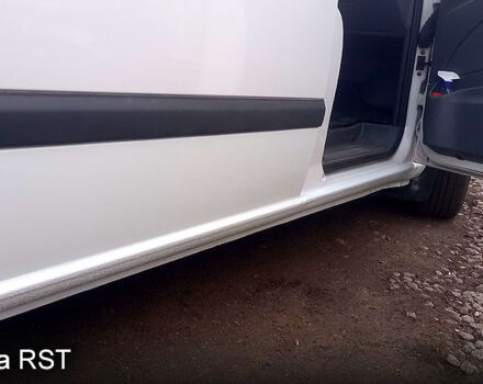 Белый Мерседес Вито, объемом двигателя 2.1 л и пробегом 0 тыс. км за 9500 $, фото 7 на Automoto.ua