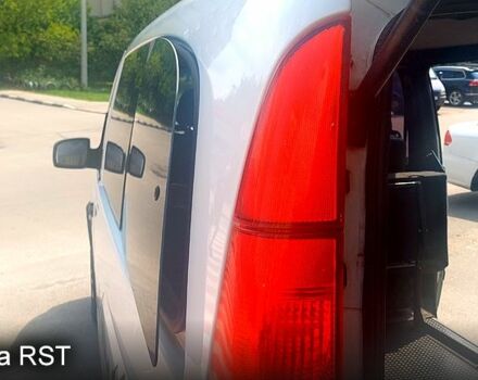 Білий Мерседес Віто, об'ємом двигуна 2.1 л та пробігом 231 тис. км за 15700 $, фото 4 на Automoto.ua