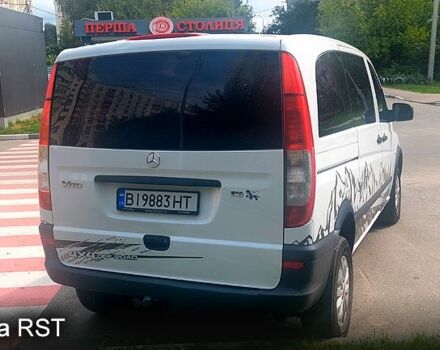 Білий Мерседес Віто, об'ємом двигуна 2.1 л та пробігом 231 тис. км за 15700 $, фото 3 на Automoto.ua