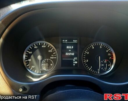 Мерседес Вито 2016 в Киеве на Automoto.ua Белый Мерседес Вито, объемом двигателя 2 л и пробегом 325 тыс. км за 20000 $, фото 5 на Automoto.ua