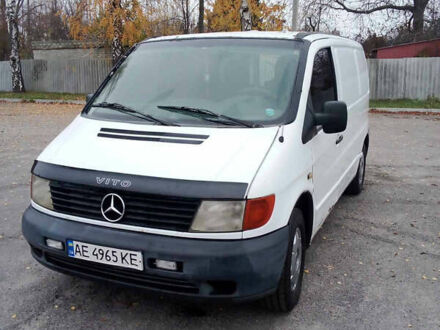 Белый Мерседес Вито, объемом двигателя 2.3 л и пробегом 250 тыс. км за 2499 $, фото 1 на Automoto.ua