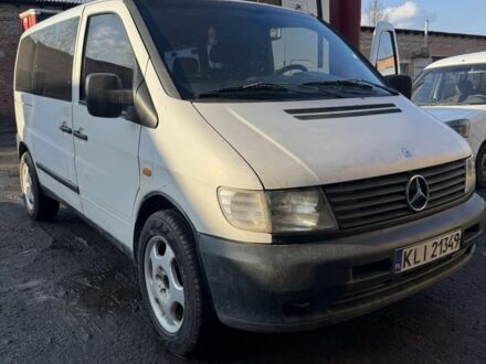 Белый Мерседес Вито, объемом двигателя 2.3 л и пробегом 400 тыс. км за 1700 $, фото 1 на Automoto.ua