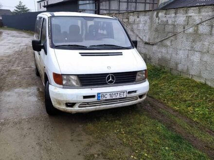 Белый Мерседес Вито, объемом двигателя 2.3 л и пробегом 700 тыс. км за 2000 $, фото 1 на Automoto.ua