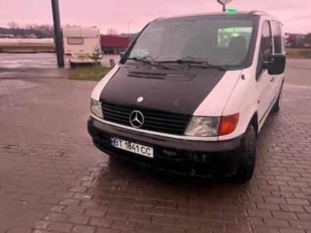 Белый Мерседес Вито, объемом двигателя 2.3 л и пробегом 400 тыс. км за 3200 $, фото 1 на Automoto.ua
