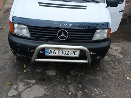 Белый Мерседес Вито, объемом двигателя 2.3 л и пробегом 382 тыс. км за 3579 $, фото 1 на Automoto.ua