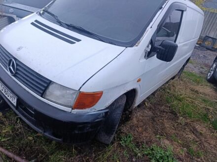 Белый Мерседес Вито, объемом двигателя 2.3 л и пробегом 340 тыс. км за 1600 $, фото 1 на Automoto.ua