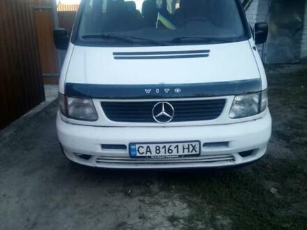 Белый Мерседес Вито, объемом двигателя 2.2 л и пробегом 367 тыс. км за 3750 $, фото 1 на Automoto.ua