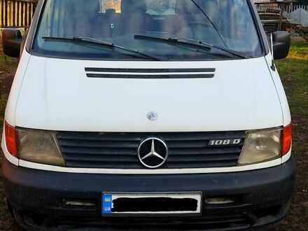 Белый Мерседес Вито, объемом двигателя 2.3 л и пробегом 0 тыс. км за 3800 $, фото 1 на Automoto.ua