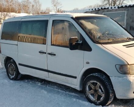 Белый Мерседес Вито, объемом двигателя 2.2 л и пробегом 111 тыс. км за 1800 $, фото 1 на Automoto.ua