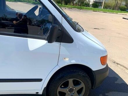 Мерседес Вито 1999 в Запорожье на Automoto.ua Белый Мерседес Вито, объемом двигателя 2.1 л и пробегом 270 тыс. км за 5500 $, фото 1 на Automoto.ua