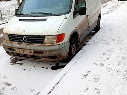 Білий Мерседес Віто, об'ємом двигуна 2.2 л та пробігом 200 тис. км за 2400 $, фото 1 на Automoto.ua