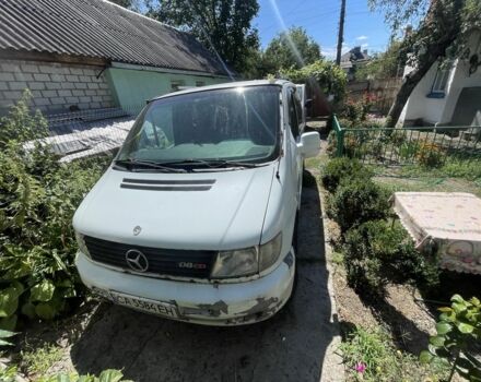 Белый Мерседес Вито, объемом двигателя 2.2 л и пробегом 400 тыс. км за 1999 $, фото 1 на Automoto.ua
