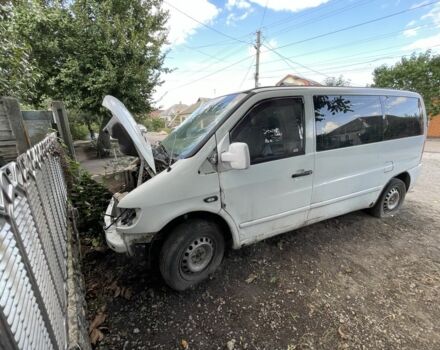 Білий Мерседес Віто, об'ємом двигуна 2.2 л та пробігом 220 тис. км за 750 $, фото 1 на Automoto.ua