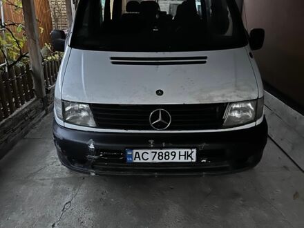 Белый Мерседес Вито, объемом двигателя 2.1 л и пробегом 500 тыс. км за 2000 $, фото 1 на Automoto.ua