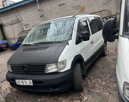 Белый Мерседес Вито, объемом двигателя 2.2 л и пробегом 333 тыс. км за 2200 $, фото 1 на Automoto.ua