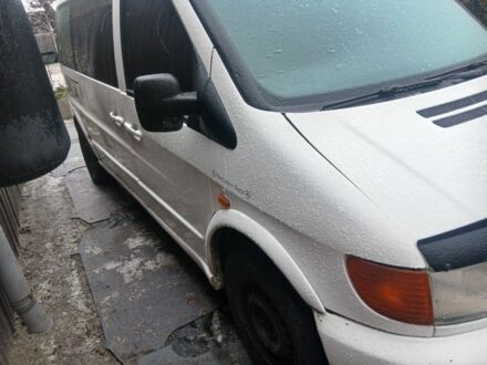 Білий Мерседес Віто, об'ємом двигуна 2.2 л та пробігом 385 тис. км за 2500 $, фото 1 на Automoto.ua