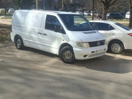 Белый Мерседес Вито, объемом двигателя 2.15 л и пробегом 451 тыс. км за 3200 $, фото 1 на Automoto.ua