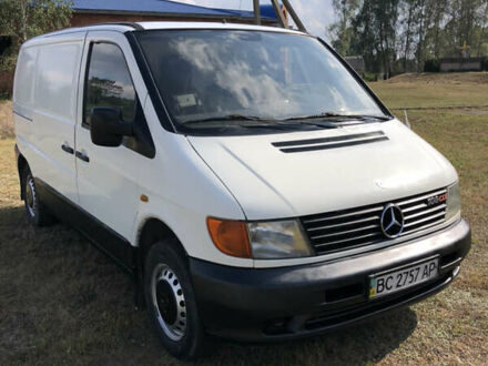 Білий Мерседес Віто, об'ємом двигуна 2.2 л та пробігом 200 тис. км за 2700 $, фото 1 на Automoto.ua