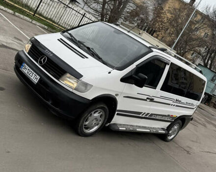 Белый Мерседес Вито, объемом двигателя 2.15 л и пробегом 300 тыс. км за 4199 $, фото 1 на Automoto.ua