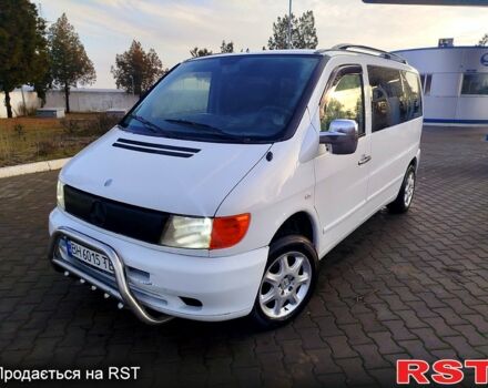 Белый Мерседес Вито, объемом двигателя 2.2 л и пробегом 358 тыс. км за 5000 $, фото 1 на Automoto.ua