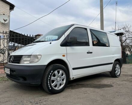 Белый Мерседес Вито, объемом двигателя 2.2 л и пробегом 300 тыс. км за 5500 $, фото 1 на Automoto.ua