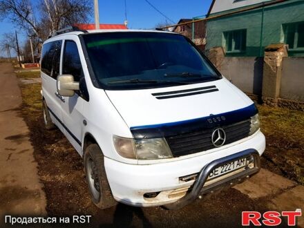 Белый Мерседес Вито, объемом двигателя 2.1 л и пробегом 406 тыс. км за 4100 $, фото 1 на Automoto.ua