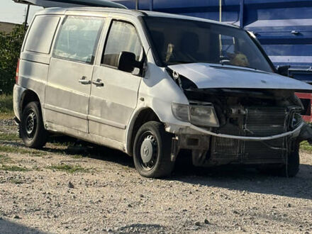 Білий Мерседес Віто, об'ємом двигуна 2.15 л та пробігом 300 тис. км за 1200 $, фото 1 на Automoto.ua