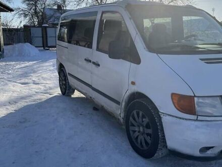 Белый Мерседес Вито, объемом двигателя 2.2 л и пробегом 373 тыс. км за 3000 $, фото 1 на Automoto.ua