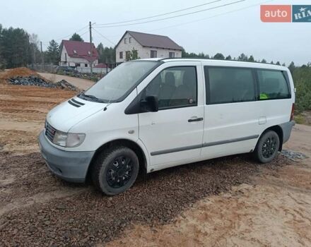 Белый Мерседес Вито, объемом двигателя 2.2 л и пробегом 520 тыс. км за 4800 $, фото 1 на Automoto.ua