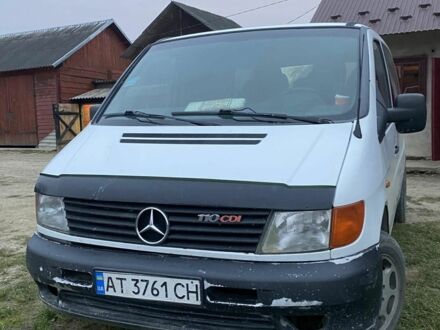 Белый Мерседес Вито, объемом двигателя 2.1 л и пробегом 400 тыс. км за 3600 $, фото 1 на Automoto.ua
