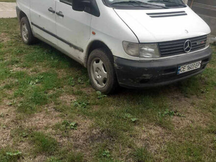 Белый Мерседес Вито, объемом двигателя 2.2 л и пробегом 285 тыс. км за 4200 $, фото 1 на Automoto.ua