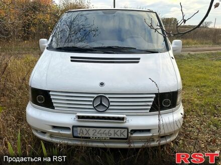 Мерседес Вито 2001 в Харькове на Automoto.ua Белый Мерседес Вито, объемом двигателя 2.1 л и пробегом 303 тыс. км за 4200 $, фото 1 на Automoto.ua