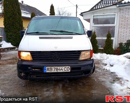 Белый Мерседес Вито, объемом двигателя 2.1 л и пробегом 333 тыс. км за 1550 $, фото 1 на Automoto.ua