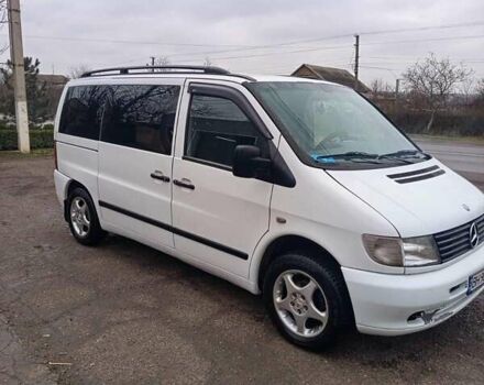 Белый Мерседес Вито, объемом двигателя 2.15 л и пробегом 325 тыс. км за 5000 $, фото 1 на Automoto.ua