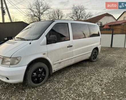 Белый Мерседес Вито, объемом двигателя 2.15 л и пробегом 390 тыс. км за 3699 $, фото 1 на Automoto.ua