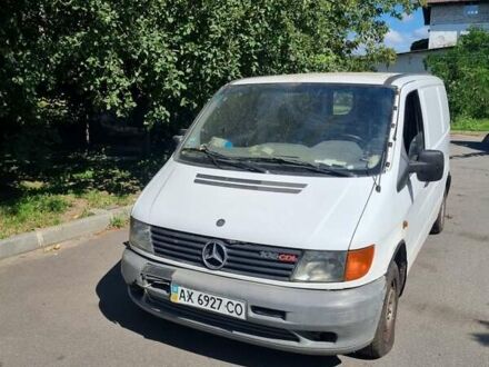 Белый Мерседес Вито, объемом двигателя 2.15 л и пробегом 443 тыс. км за 2900 $, фото 1 на Automoto.ua