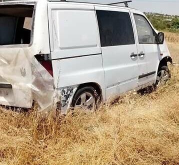 Мерседес Вито 2001 в Измаиле на Automoto.ua Белый Мерседес Вито, объемом двигателя 2.15 л и пробегом 370 тыс. км за 1400 $, фото 1 на Automoto.ua