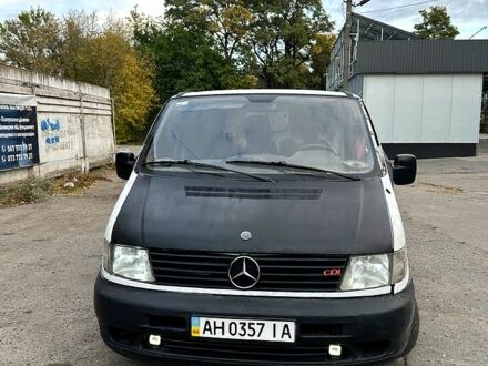 Белый Мерседес Вито, объемом двигателя 2.2 л и пробегом 270 тыс. км за 2700 $, фото 1 на Automoto.ua