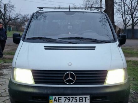 Білий Мерседес Віто, об'ємом двигуна 2.2 л та пробігом 387 тис. км за 5000 $, фото 1 на Automoto.ua