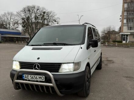 Белый Мерседес Вито, объемом двигателя 2.1 л и пробегом 300 тыс. км за 5500 $, фото 1 на Automoto.ua