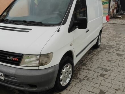 Белый Мерседес Вито, объемом двигателя 2.2 л и пробегом 301 тыс. км за 3500 $, фото 1 на Automoto.ua