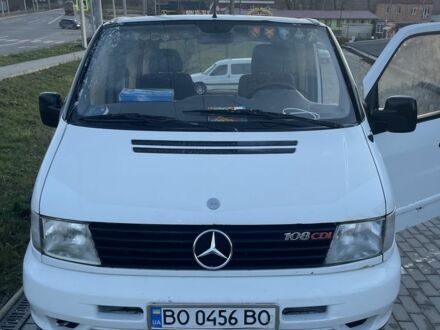 Белый Мерседес Вито, объемом двигателя 2.1 л и пробегом 450 тыс. км за 2000 $, фото 1 на Automoto.ua