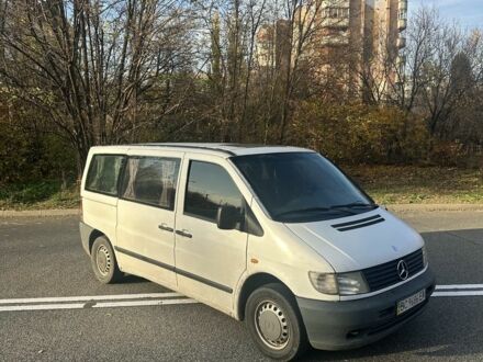 Белый Мерседес Вито, объемом двигателя 2.2 л и пробегом 42 тыс. км за 3600 $, фото 1 на Automoto.ua