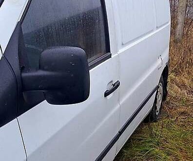 Білий Мерседес Віто, об'ємом двигуна 2.1 л та пробігом 500 тис. км за 4000 $, фото 1 на Automoto.ua