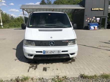 Белый Мерседес Вито, объемом двигателя 2.1 л и пробегом 379 тыс. км за 1699 $, фото 1 на Automoto.ua