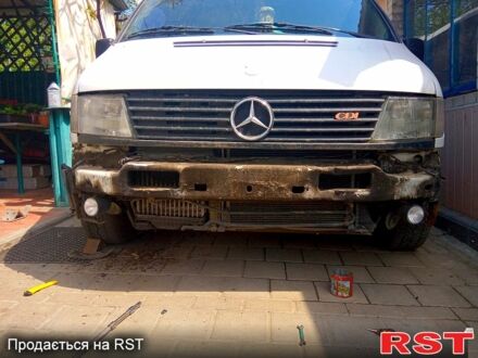 Білий Мерседес Віто, об'ємом двигуна 2.2 л та пробігом 0 тис. км за 3000 $, фото 1 на Automoto.ua